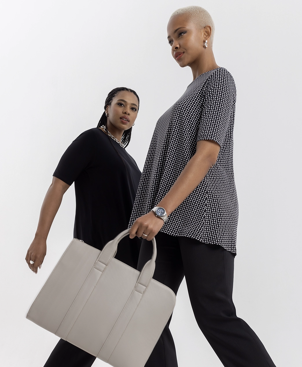 Graphic Grey Look